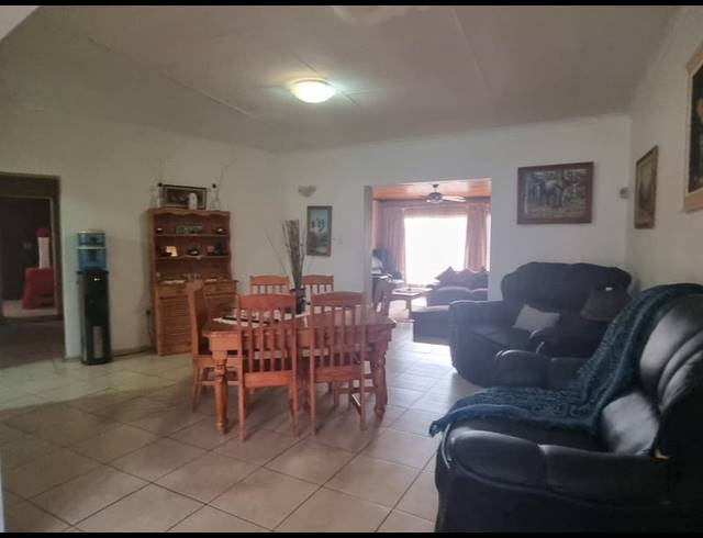 4 BEDROOM HOUSE FOR SALE IN MEYERVILLE
